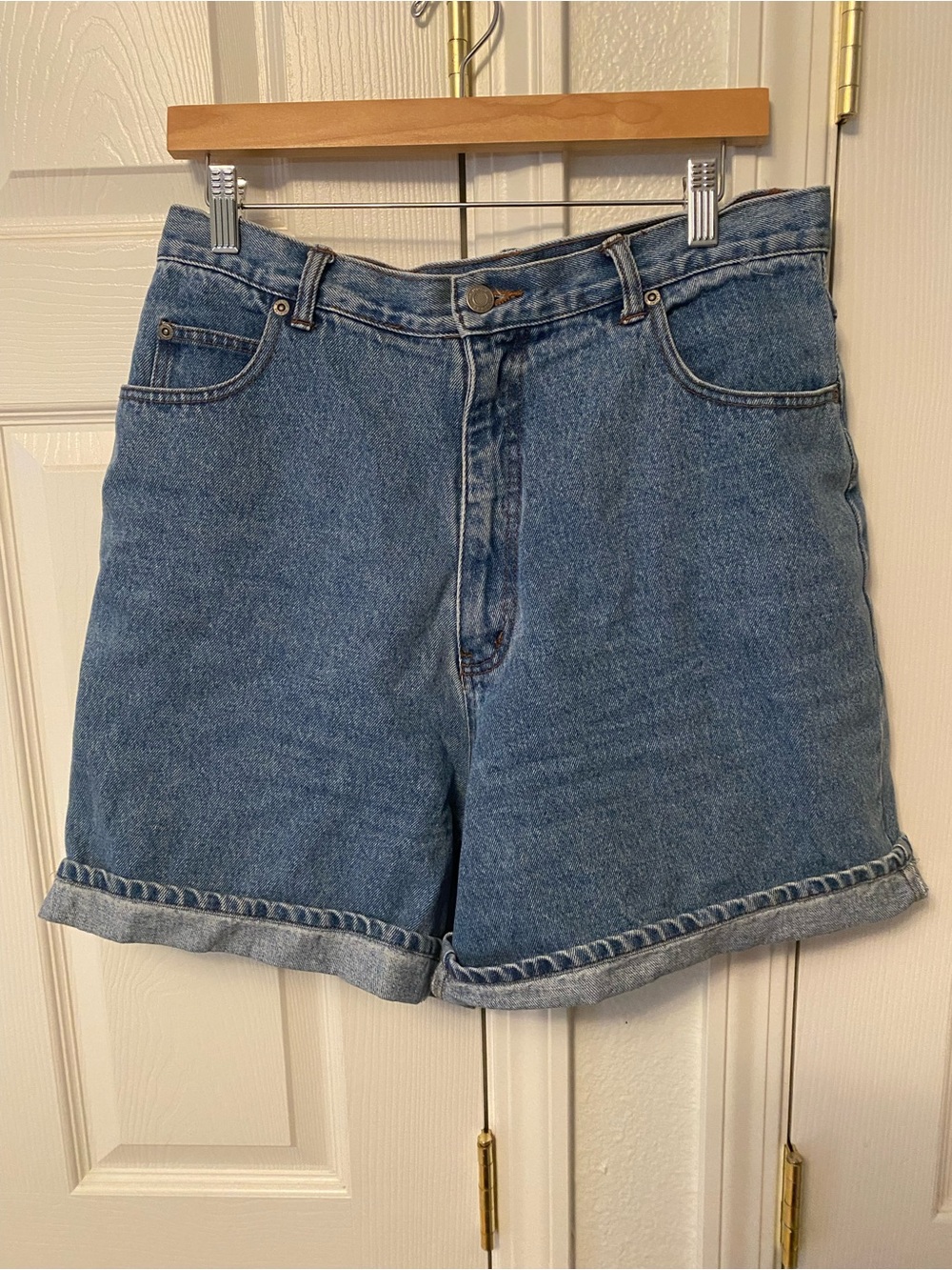 Casual Mid-Rise Blue Denim Women's Shorts